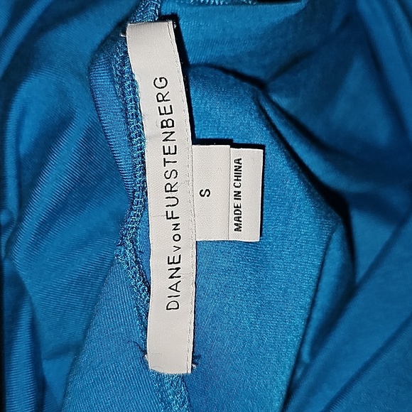 Size small dress from Diane von Furstenberg - Picture 4 of 4